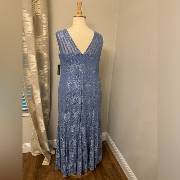 Plus Sequin Dress 💙 - Picture 8 of 11